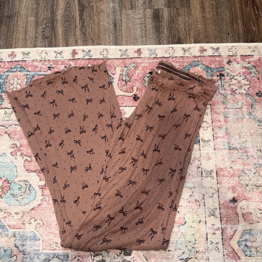 Urban Outfitters Brown Bow Patterned Pants